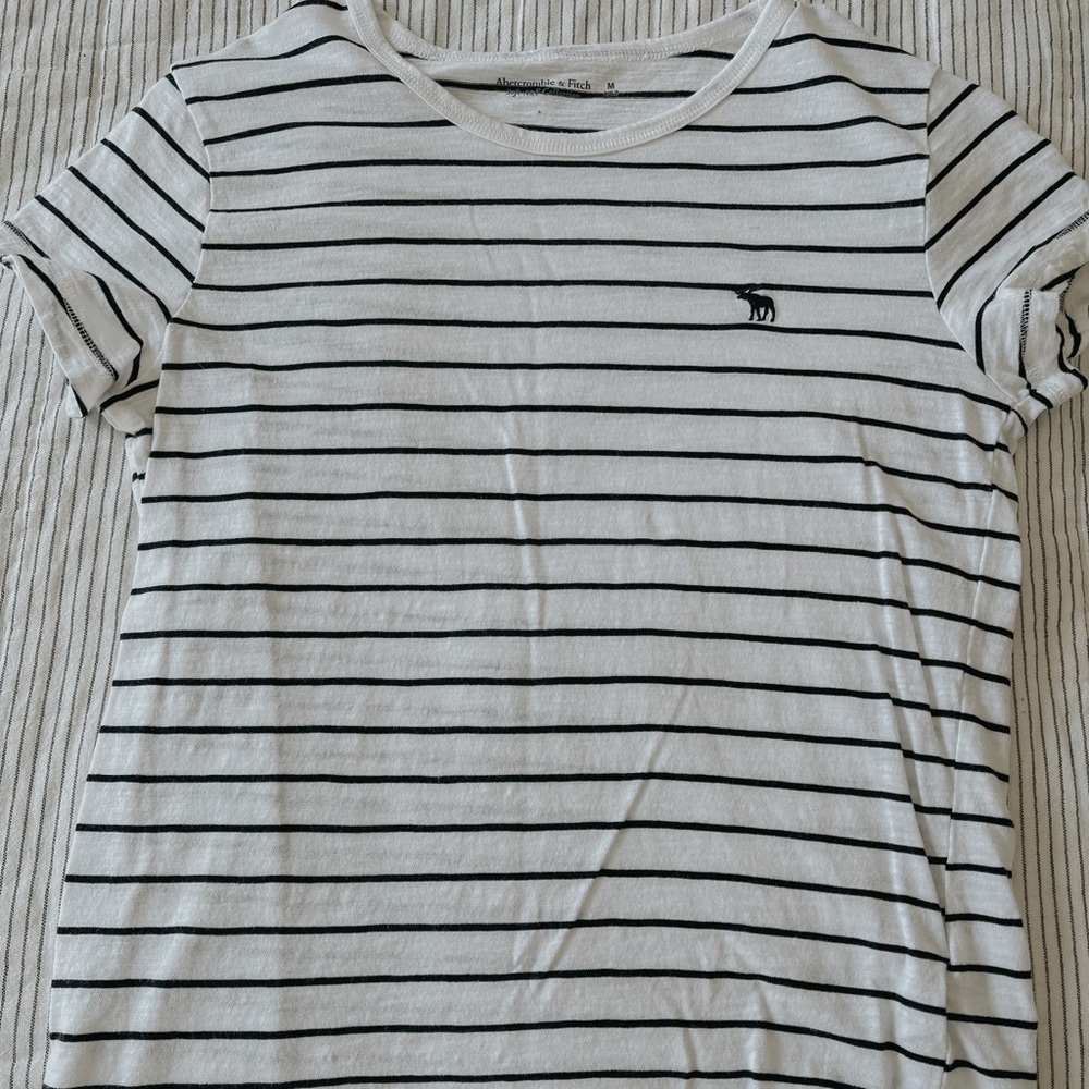 NWOT Abercrombie Women’s Striped Tee